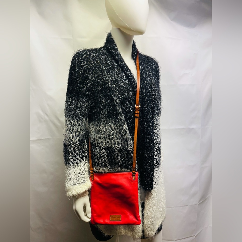 $SALE$DOONEY & BOURKE SALMON CROSSBODY REVERSIBLE  PURSE  WITH 2 POCKETS IN BACK - Picture 13 of 16